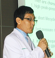 After being introduced by MC Richard Silverberg, Dr. Suttaporn Rattanapanop, M.D., from Bangkok Hospital Pattaya, began his talk of shockwave therapy by ... - o1-PCEC-1
