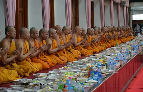 Asalha Buja Day & Buddhist Lent & Candles Parades in Pattaya 2014