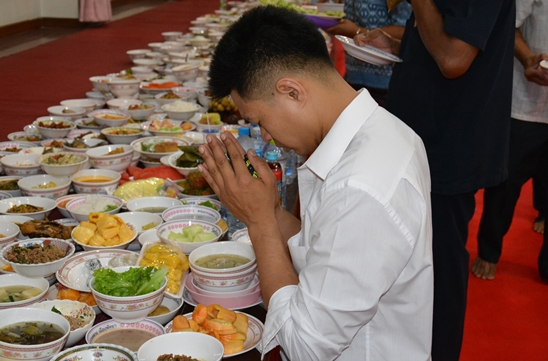 Asalha Buja Day & Buddhist Lent & Candles Parades in Pattaya 2014