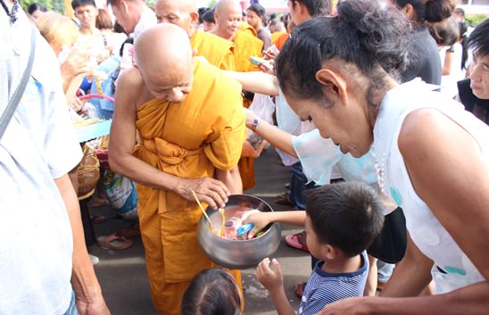 Prayers and merit making mark end of Buddhist Lent