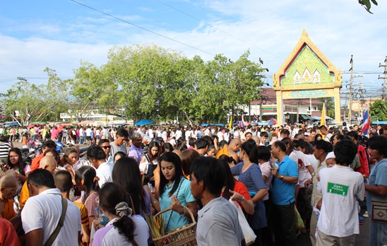 Prayers and merit making mark end of Buddhist Lent