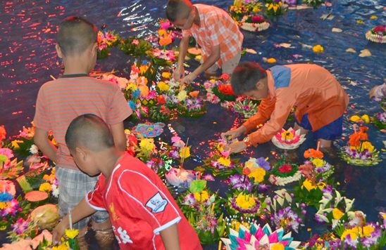 Loy Krathong Festival 2014