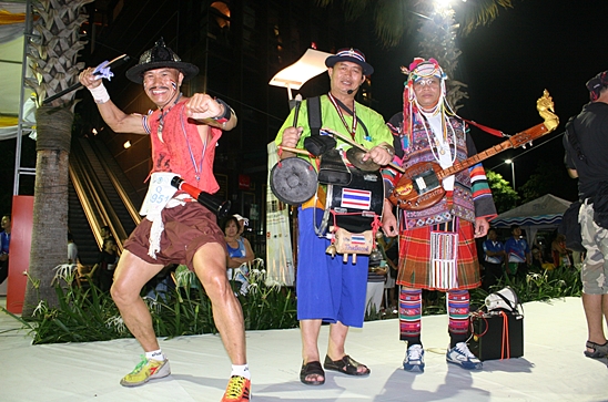 Kenyan champ defends his crown at Pattaya Marathon 2012