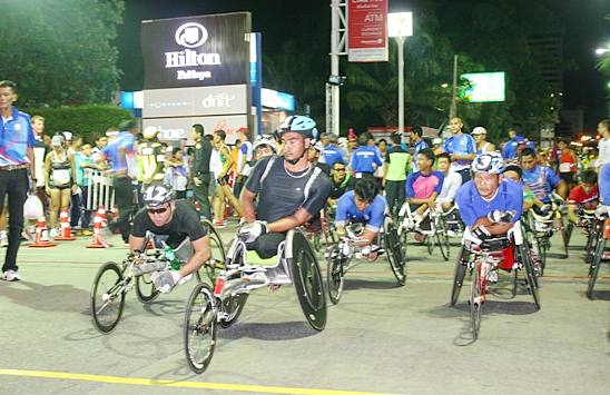 Kenyan champ defends his crown at Pattaya Marathon 2012