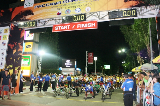 Kenyan champ defends his crown at Pattaya Marathon 2012