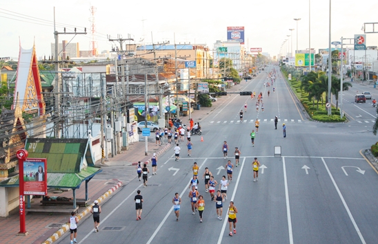 Kenyan champ defends his crown at Pattaya Marathon 2012