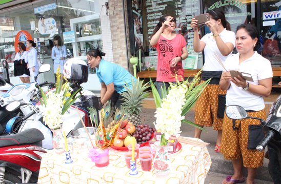 Pattaya Vegetarian Festival sizzles in opening