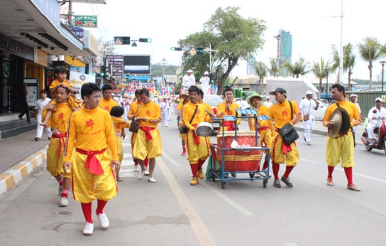 Pattaya Vegetarian Festival sizzles in opening