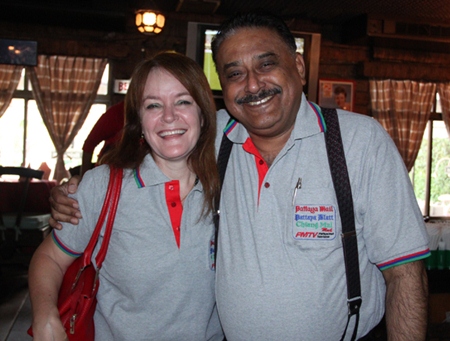 Peter greets Shana Kongmun, managing editor of the Chiang Mai Mail, who flew down from Chiang Mai to celebrate the 20th Anniversary.