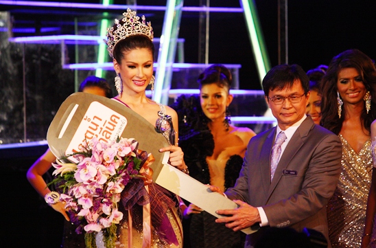 Queen of the night Miss Tiffany�s Universe 2012