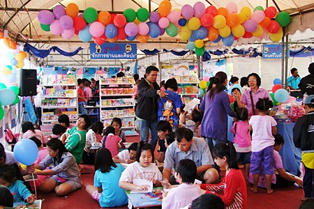 Each year, Chonburi City Hall organizes many educational activities for local children.