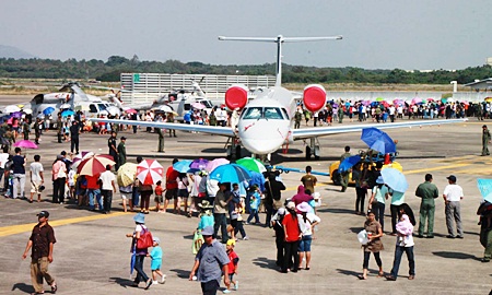 Hundreds of families “invade” U-Tapao International Airport on Children’s Day.