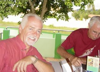 Dave & Ken have a drink at Mulligans Lakeside after Thursday’s golf.