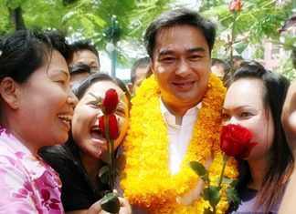 Prime Minister Abhisit Vejjajiva receives a warm welcome from adoring fans as his campaign trail swings through Pattaya. The PM was in town over the weekend to support local Democratic Party candidates, and to elucidate his party’s platform.