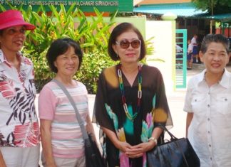 (L to R) Teresa Wise, Tami Kojima, Noorirat Noparatnaraporn and Dharat Pitaksit visit the School for the Blind in Pattaya.