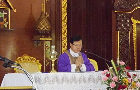 Father Michael of the Father Ray Foundation celebrates Mass.