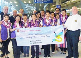 Hong Kong Lions arrive at Suvarnabhumi airport.