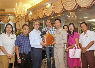 Andre Brulhart (3rd left), GM of Centara Grand Mirage Beach Resort Pattaya together with his management team paid a courtesy call on Pattaya Mayor Itthiphol Kunplome (3rd right) at city hall recently to wish him a Happy and Prosperous New Year. The team included (l-r) Daranat Nuchaikaew, Director of Human Resources, Thanathip Vihokhern, Chief Engineer, Sukanya Wongdornma, Financial Controller and Jeerasak Koisman, front office manager.