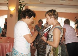 PILC members Angela Proustie and Anja Schoof in deep discussion at the March luncheon.