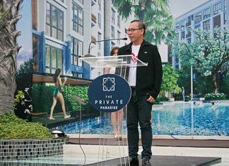 Suthichai Rodurai, deputy MD of Ito Thai Asset Co. Ltd, launches the Private Paradise condominium groundbreaking event, Sunday, July 15.