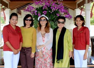 The management of the Sheraton Pattaya Resort, headed by Rojjana Franzke (left), Executive Assistant Manager and Chuankid Yeepoo (right), Executive Housekeeper welcome Earth Saiswang (2nd right), president of the Hotel PR Association of Thailand who was accompanied by legendary singer Nadda Viyakarn (centre) on their visit to the resort recently.