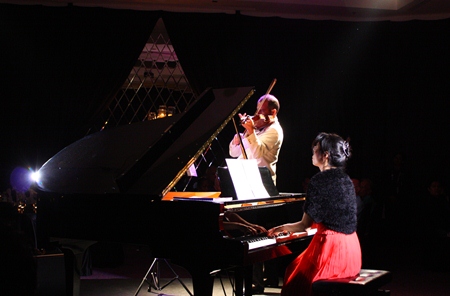 Aree Kunapongkul and Mathias Boegner enchant the audience with their heartfelt renditions of Mozart’s masterpieces.