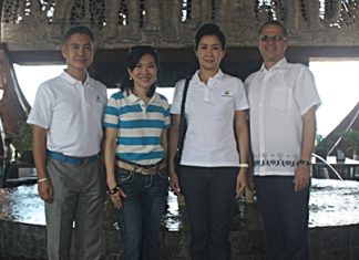 Andre Brulhart (right), General Manager of Centara Grand Mirage Beach Resort, Pattaya gives a warm welcome to Sawitree Damapong, president of Women Police Association, Supatra Chirathivat (2nd left), Centara’ Sr. Vice President - Corporate Affairs & Social Responsibilities and Dr. Possawat Kanoknark.