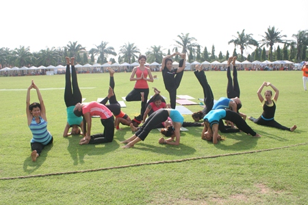 The Pattaya Yoga Club demonstrates various yoga techniques.