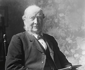 The man himself: Thomas Hardy in his later years.