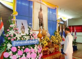 Gov. Khomsan Ekachai leads ceremonies to mark the 325th anniversary of the death of King Narai the Great.