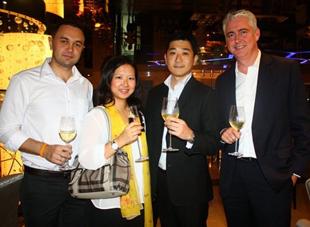 (L to R) Pullman Pattaya Hotel G’s EAM Dimitri Chernyshev and Caroline Shen, Director of Sales-Corporate & MICE with Tomo Kuriyama, GM of Sheraton Pattaya and Brendan Daly, GM of Amari Orchid Pattaya.