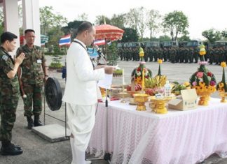 10 armed units of 309 conscripts receive blessings before being sent to Thailand’s restive south.