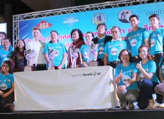 Officials from the YWCA Association, Pattaya City Hall, Central Pattaya Beach and the Pattaya Walk-Run Club pose at the June 12 press conference to announce the walk-run event.