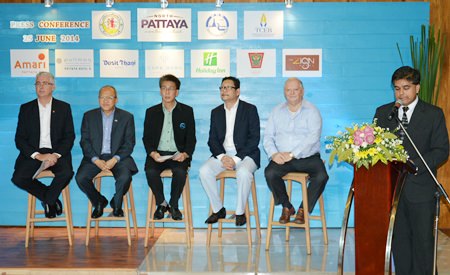 Tony Malhotra (Pattaya Mail & Skål) introduces members the NPA (l-R) Brendan Daly (Amari Pattaya), Chatchawal Supachayanont (Dusit Thani Pattaya), Poramet Amatyakul, Director of the TAT Thailand, Puripan Bunnag, Director of the Domestic MICE Department and Bob James, MD of Sheerbravado Design & Marketing.