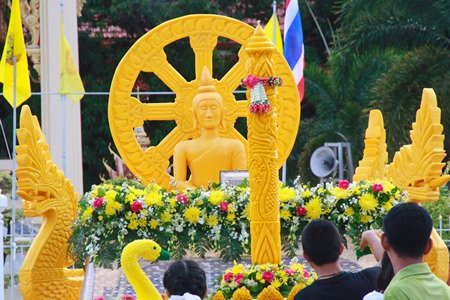 Another beautifully presented candle and float makes its way through Sattahip.