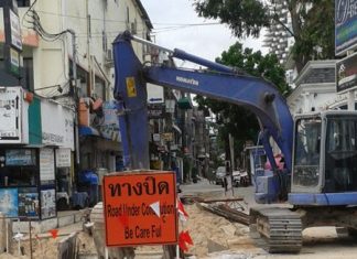 Pattaya workers are finally replacing drainage pipes running under Soi 6/1.