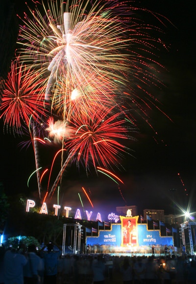 Beautiful fireworks brighten the entire Khao Pratamnak area.