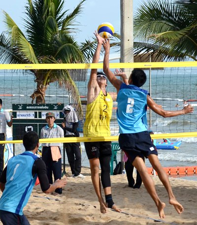 Thai Navy 1 (blue shirts) and Thai Navy 2 battle for net supremacy in the men’s final.