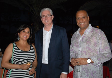 (L to R) Daksha Gohil, Brendan Daly, General Manager of Amari Pattaya, and Bic Gohil from Ford Motors.