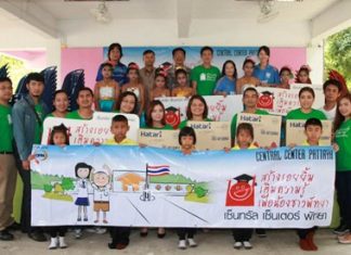 General Manager Sayan Nagboon and staff visit the Wat Sawang Arom School to donate supplies.