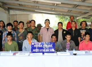 Royal Thai Navy drug-suppression officers arrested six members of an alleged narcotics ring and seized nearly 3,800 methamphetamine pills.