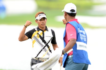 24-year-old Thanyakon Khrongpha (left) fought back in Round 4 but fell short of claiming his first Asian Tour title when he double-bogeyed the 18th hole.