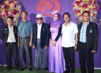 Mujibur Rahman (2nd right), managing director of Vantage Resort & Halal Restaurant, together with family and business partners welcomes guests to the grand opening of the Vantage Resort & Halal Restaurant.