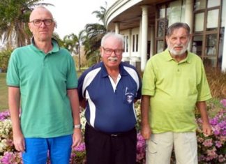 Peter Sindberg (left) and Mike Winfield (right) with Dave Richardson.