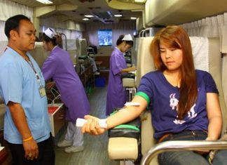 Bangkok Hospital Pattaya’s blood donation bus made its way to Sriracha where good-hearted local people donated their time and blood for a good cause.