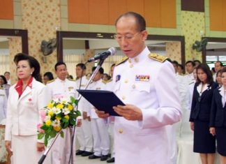 Gov. Khomsan Ekachai presides over an event to pay homage to King Rama III and salute the province’s government workers.