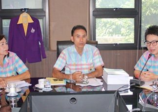 (L to R) City Council subcommittee member Pensri Charoter, Pattaya Cultural Council Chairman Mana Yaprakhum, and City Councilor Rattanachai Sutidechanai announce a photo contest will be held to document Pattaya’s history.