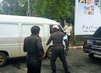 A monk who gained notoriety after being caught on video counting stacks of money on a Sriracha roadside was detained in Pattaya following complaints he was soliciting money here. Police, with guns drawn, tried to convince Mahaniphon Susutto to get out of the van, but he refused. Eventually police had to tow the van to the station with him still inside.