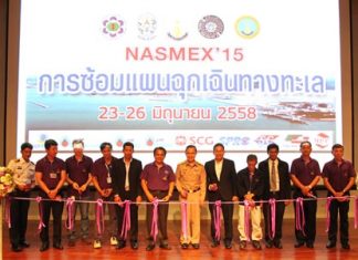 Maptaput industrial company management and Royal Thai Navy officers cut the ceremonial ribbon to officially open the safety training.