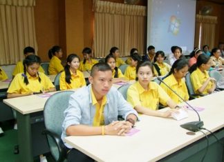 Chonburi officials brought together social-service organizations to help build a children and youth’s network in the province.